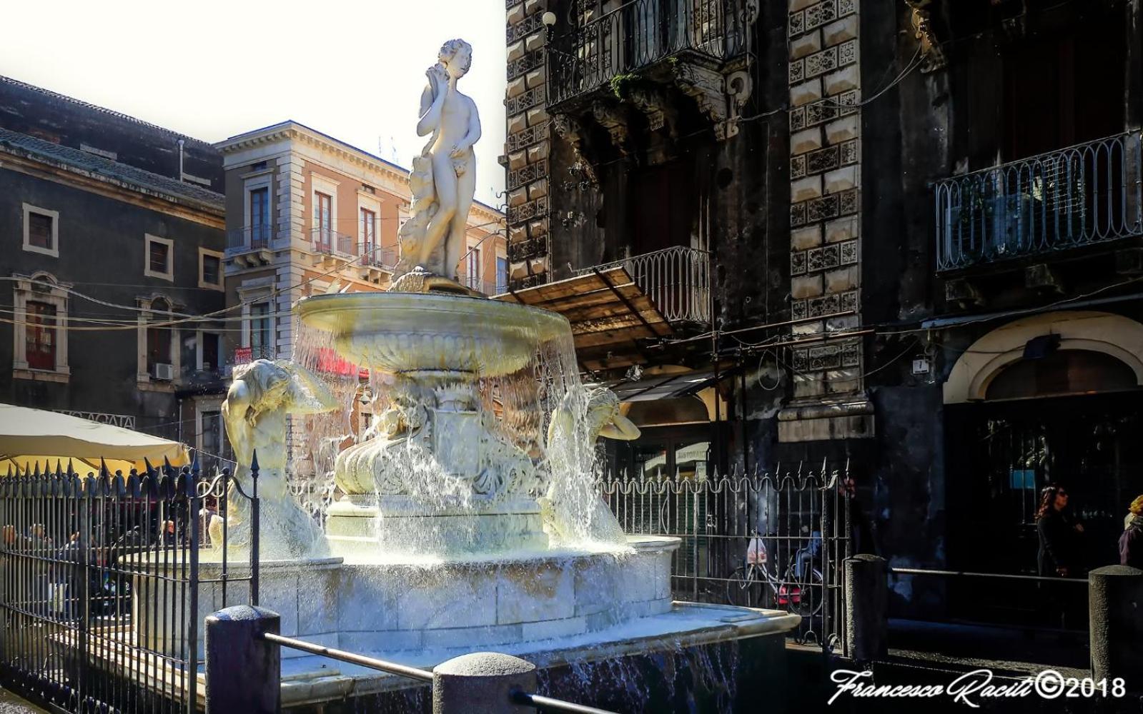 Clemente House Catania Centro Meravigliosa Camera Matrimoniale מראה חיצוני תמונה